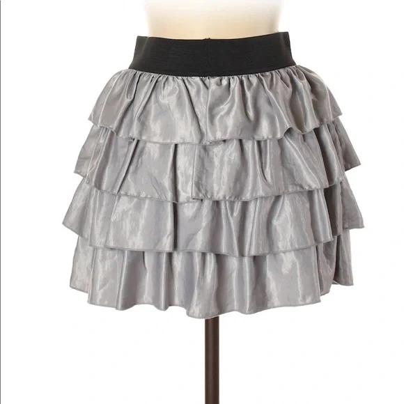 Material Girl Silver Metallic Ruffled Mini Skirt - Picture 2 of 12